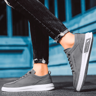 The Levaro Sneaker